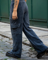 Calça Cotelê On The Go - Concrete